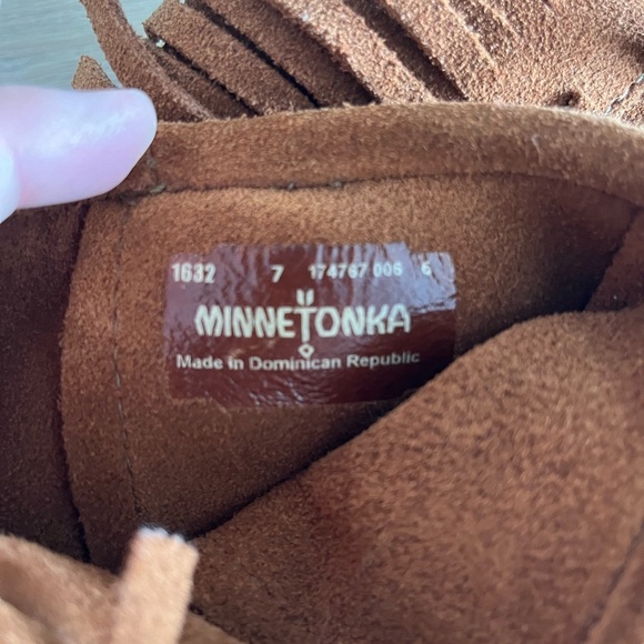 Minnetonka Fringe Suede Leather Boots - Picture 6 of 9